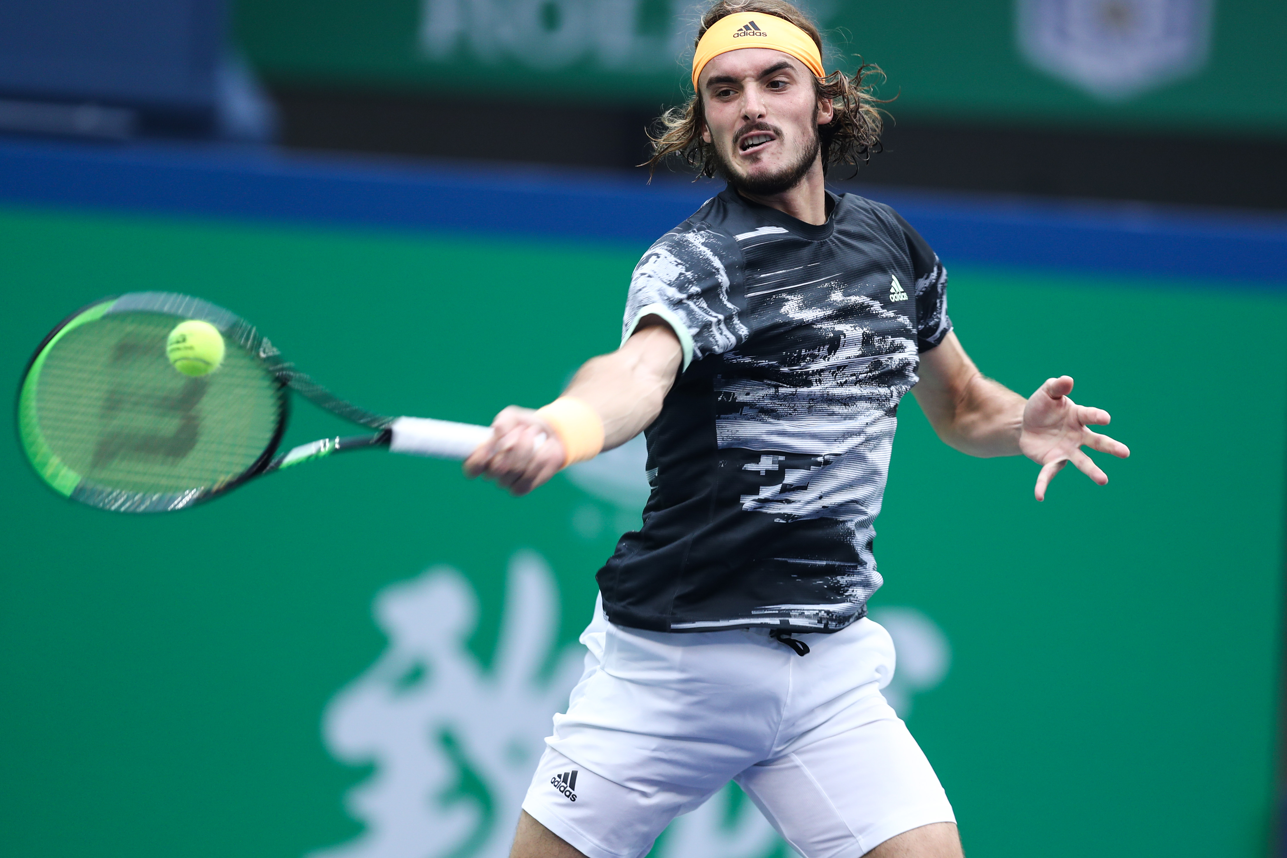 日本网球队险胜世界网球队，西西帕斯惊艳世界