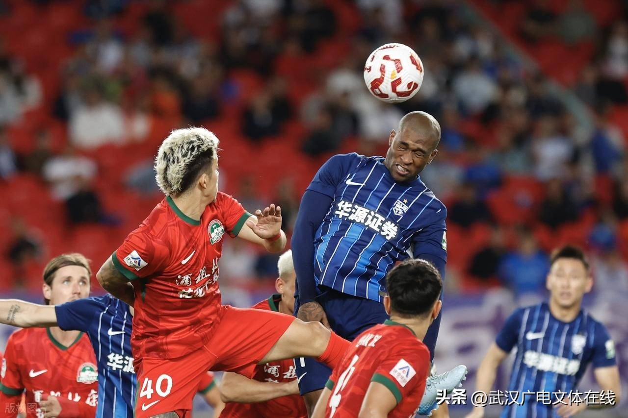 关于瓦伦西亚客场惨败，保级形势愈发严峻的信息