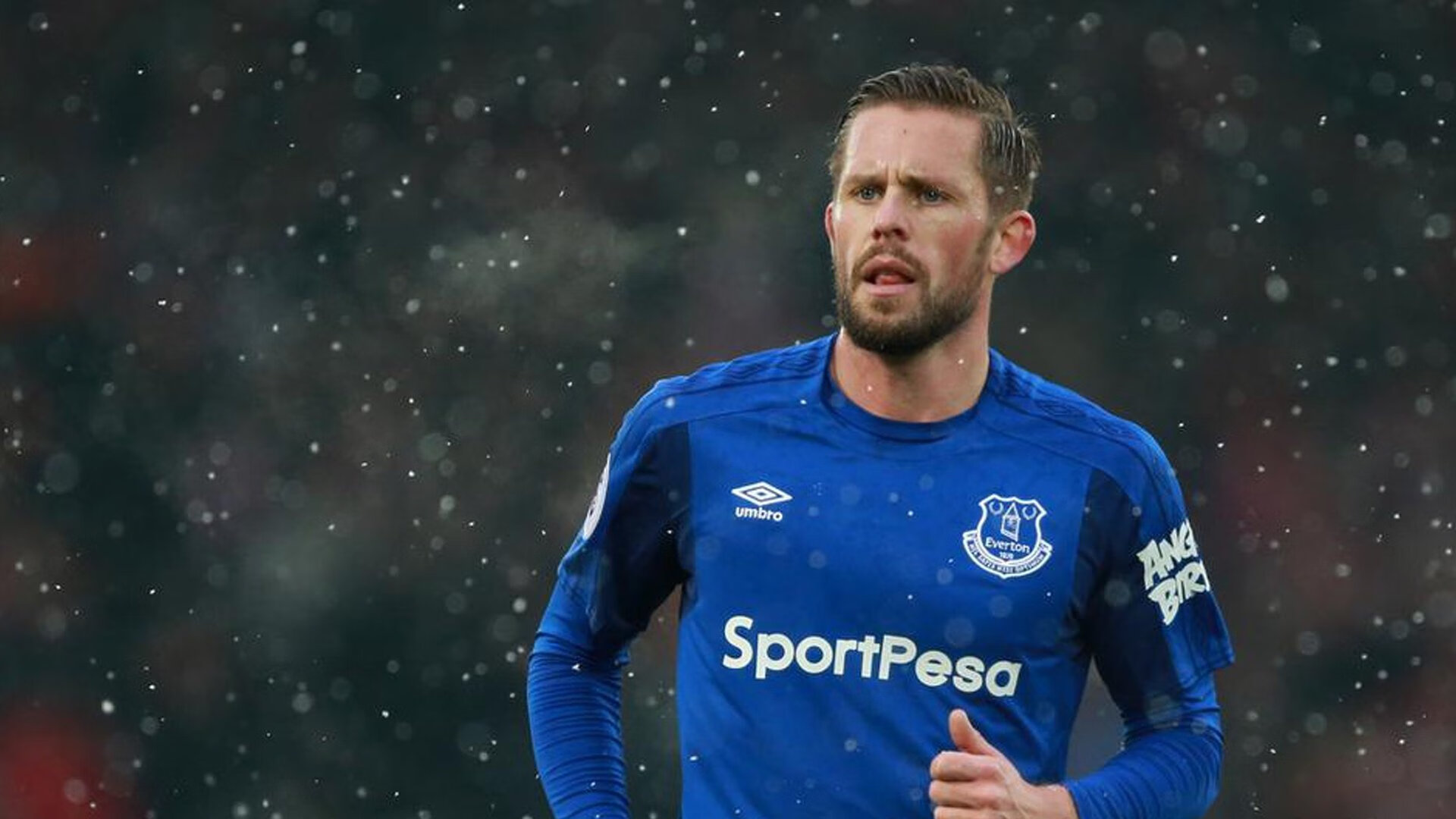 武切维奇压制级发挥,上海队冲垮开拓者