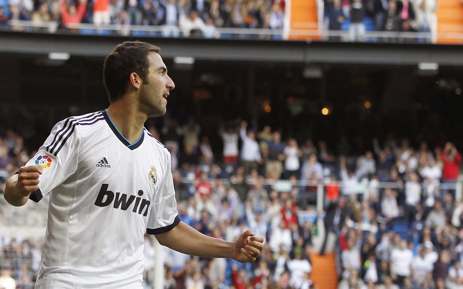 东方神锋闪耀伦敦,孙兴慜关键一击助乌拉圭新星斩落枪手